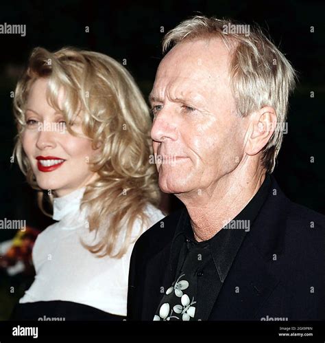 linda kozlowski husband now|Paul Hogan ‘stunned by ex Linda Kozlowski is remarried to。